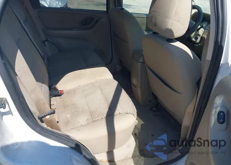 2005 Ford Escape Xlt z USA, uszkodzony, nr VIN 1FMYU93125DA16888